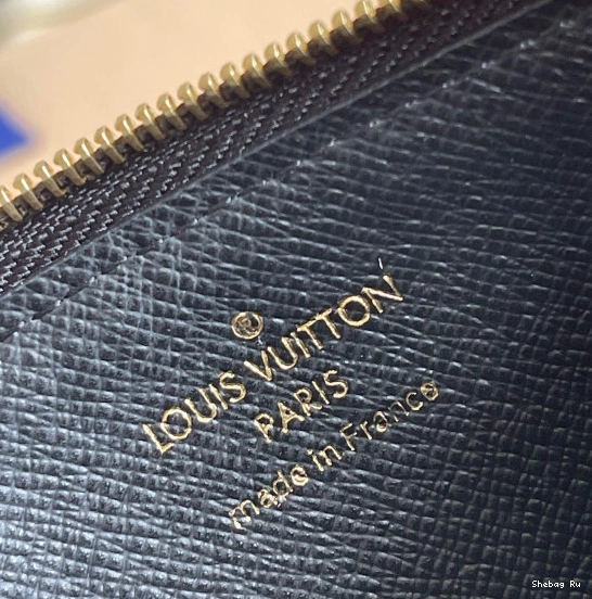 LOUIS SLIM VUITTON PURSE 0819